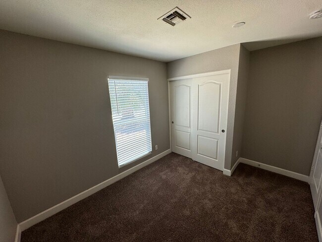 Building Photo - 768 E Stottler Pl