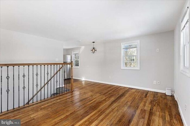 Building Photo - 43 Iowana Ave