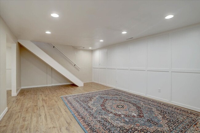 Building Photo - Beautifully renovated ranch home with drea...