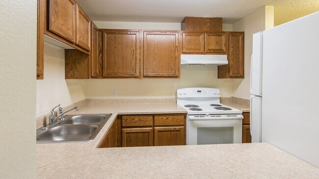 Building Photo - 553 Clay St