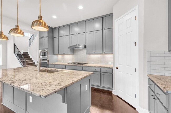 Building Photo - 6716 Vitruvius Dr