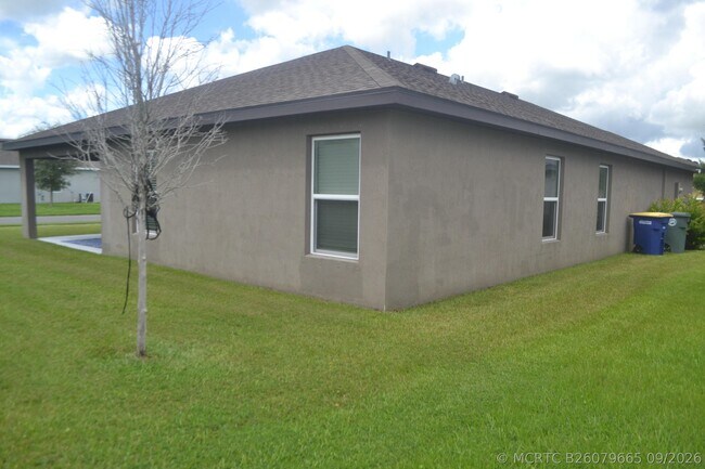 Building Photo - 5361 Imagination Dr