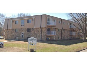 Building Photo - 801 Pearl Ave