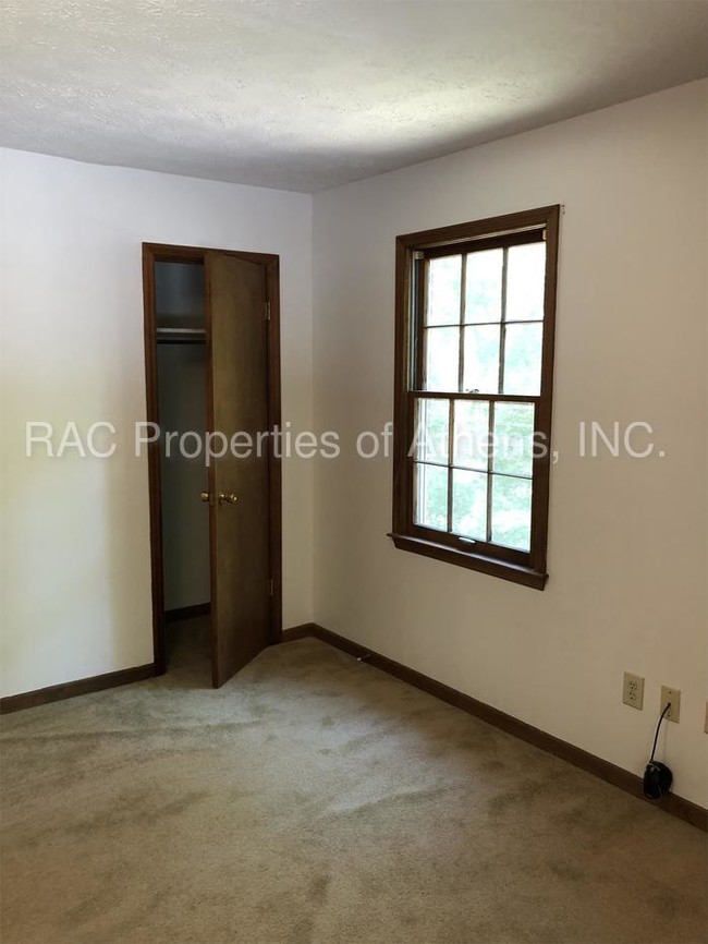 Building Photo - 144 Highland Park Dr