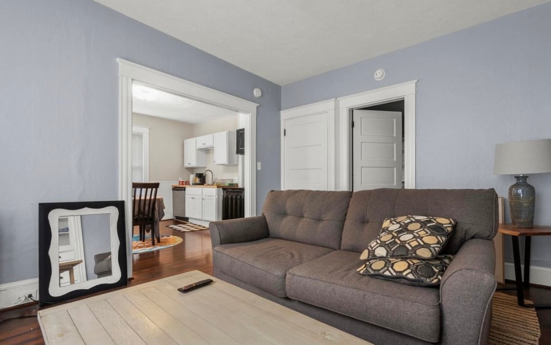 Building Photo - 41 Burbank St