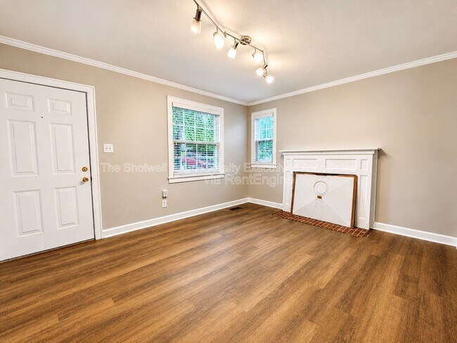 Building Photo - 2540 Larkwood Ln