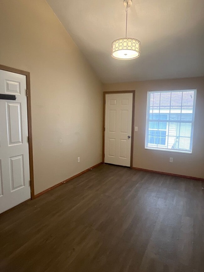 Building Photo - Check this out!!! Great duplex ready for y...