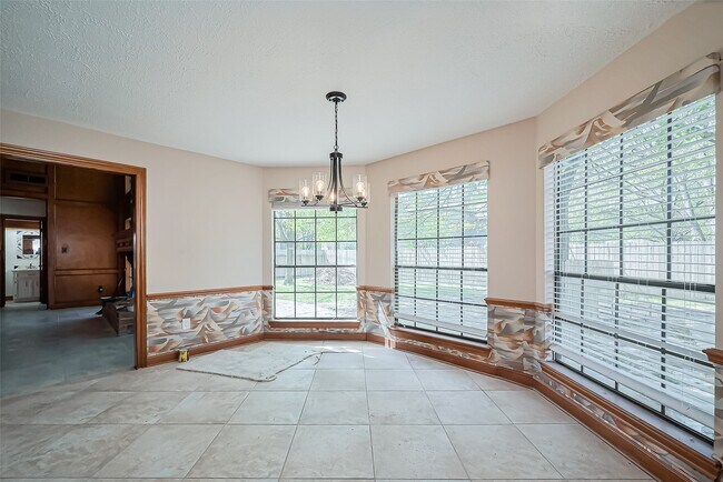 Building Photo - 18307 Champion Forest Dr