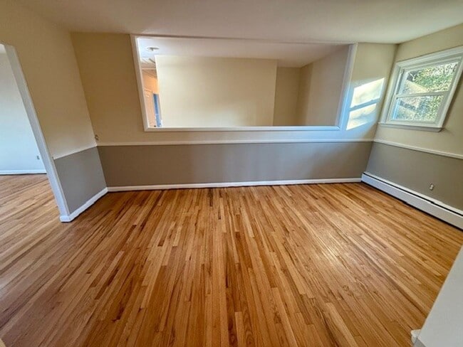 Building Photo - Severna Park - Waterfront - Round Bay Community.