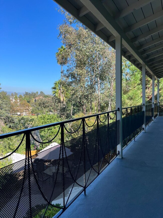 Building Photo - 4741 N Figueroa St