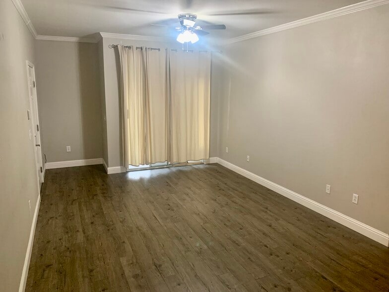 Building Photo - 501 Gibson Dr