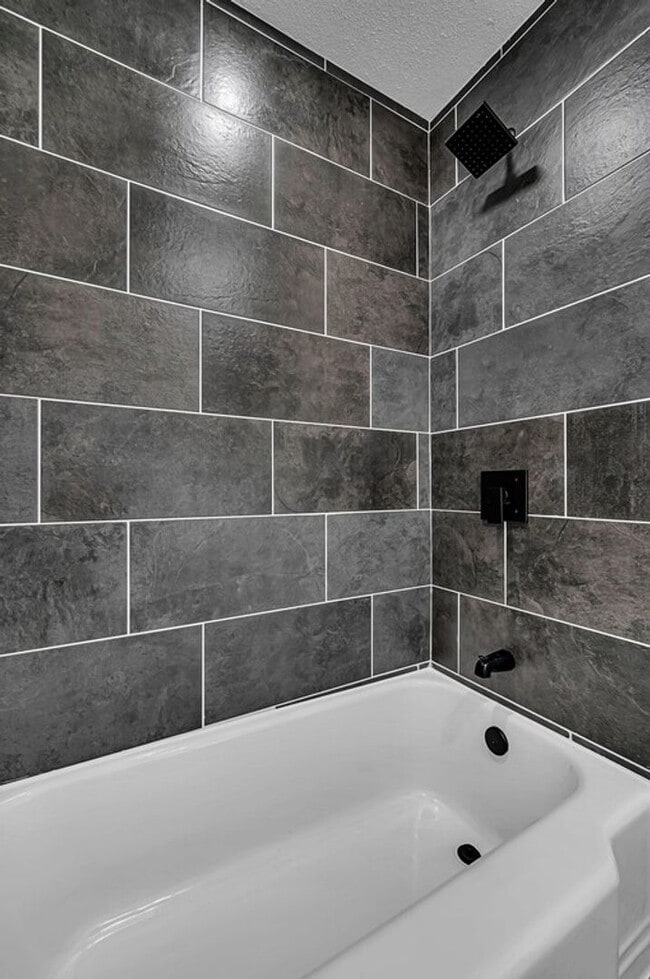 Building Photo - Well-maintained 2BD 1BA Home in Waco