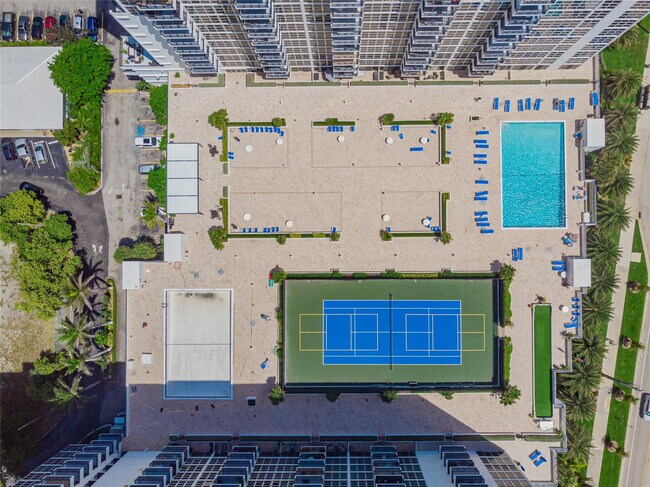 Building Photo - 531 N Ocean Blvd