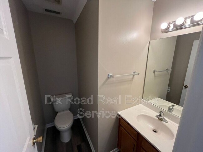 Building Photo - 307 Park Dr