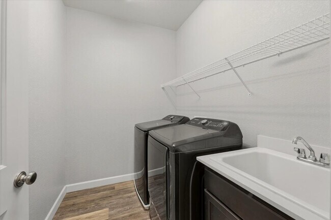 Building Photo - 808 Elmstone Pl