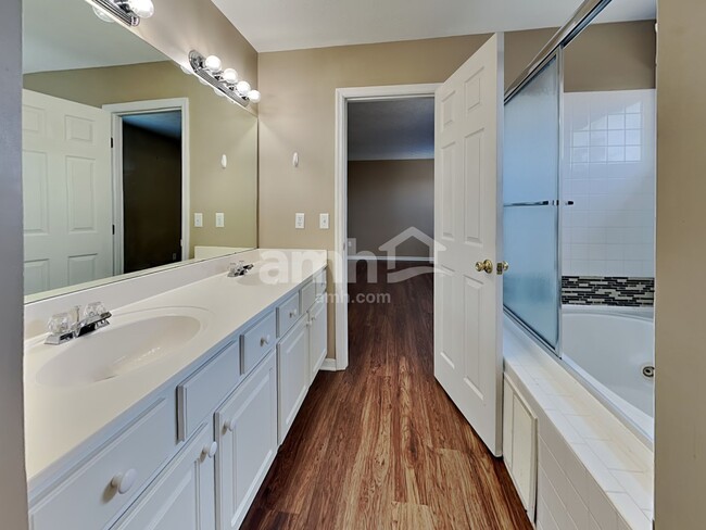 Building Photo - 911 Balsam Wood Ln