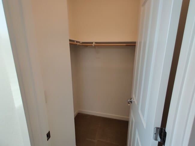 Building Photo - Beautiful 3 bedroom, 2.5 bathroom in Roseville!