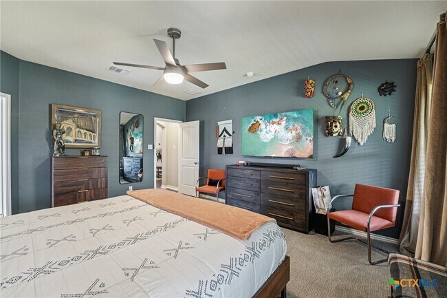 Building Photo - 3303 Vineyard Trail