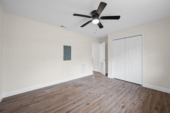 Building Photo - 3336 Gundy Dr