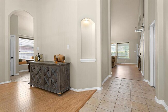 Building Photo - 7215 Wedgewood Dr