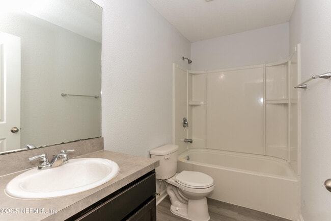 Building Photo - 522 Eiseman Wy