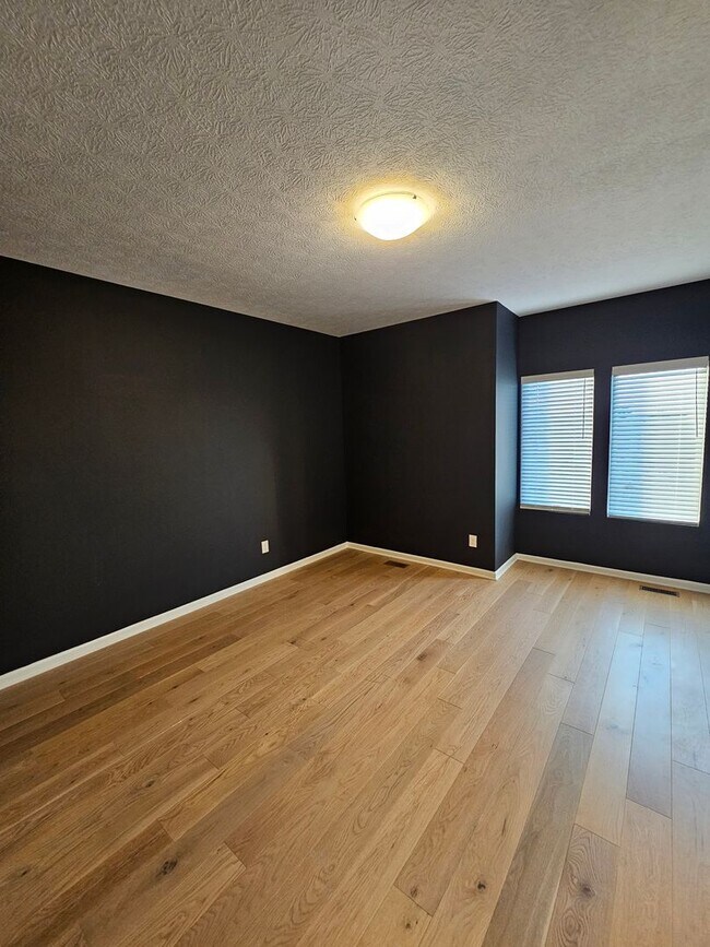 Building Photo - 31 Ashbourne Dr