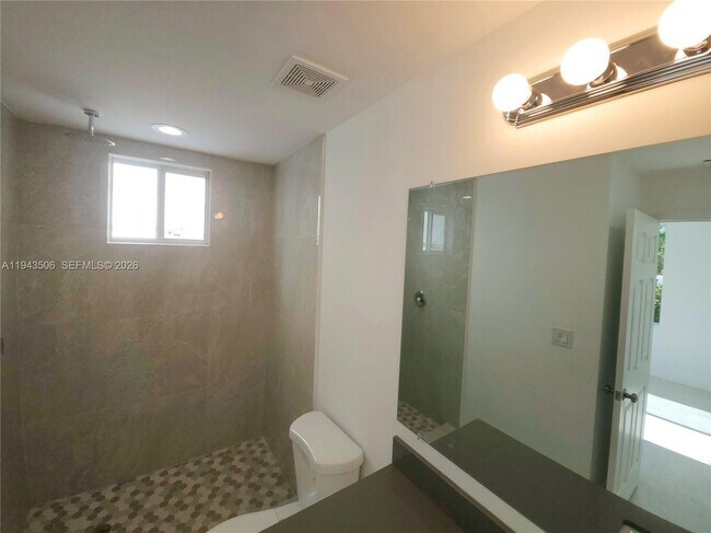 Building Photo - 580 NW 34th St