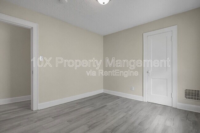 Building Photo - 1085 E 17th Ave