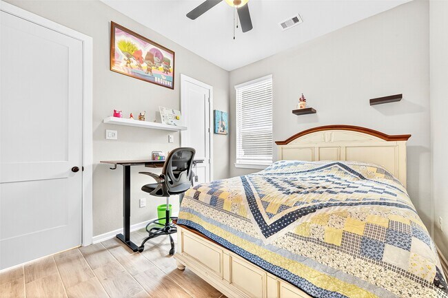 Building Photo - 6034 Painted Plains Ln