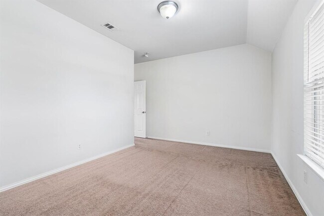 Building Photo - 910 Waterside Dr