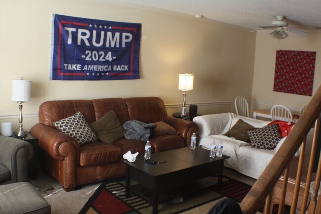 Building Photo - Lumpkin Square Apartments