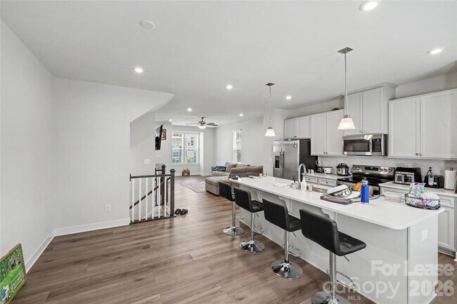 Building Photo - 9330 Mallard Mls Dr