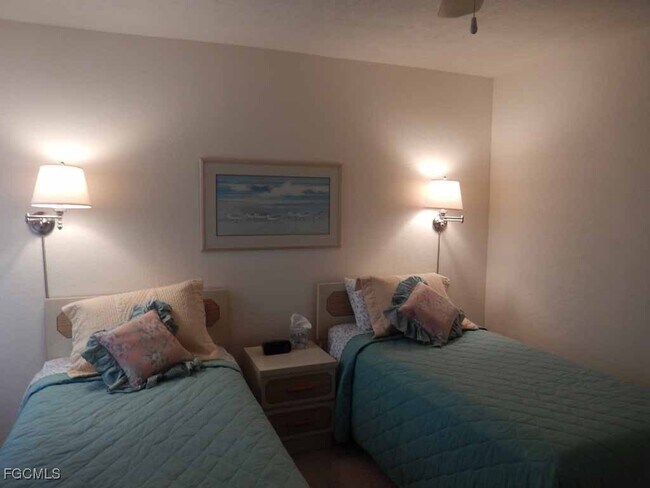 Primary Photo - 7121 Golden Eagle Ct