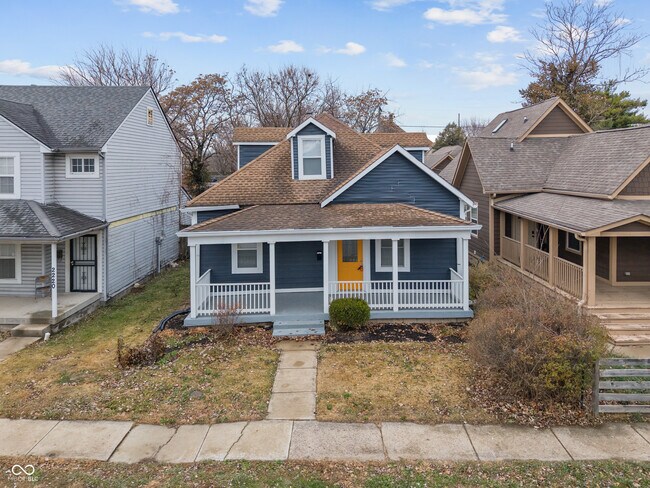 Building Photo - 2224 N Kenwood Ave
