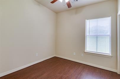 Building Photo - "Cozy Elegance on Grace Ave: Spacious 3-Be...