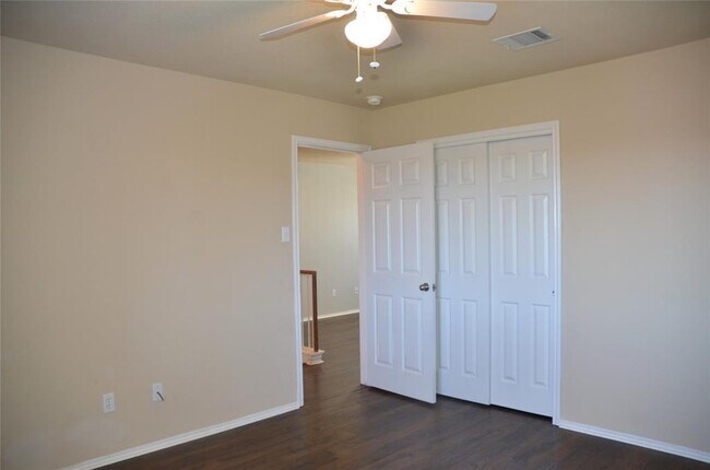 Building Photo - 218 Baldwin St