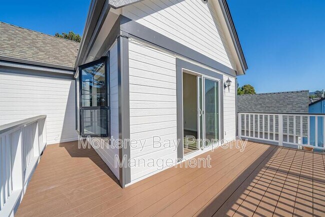 Building Photo - 415 Palo Verde Ave