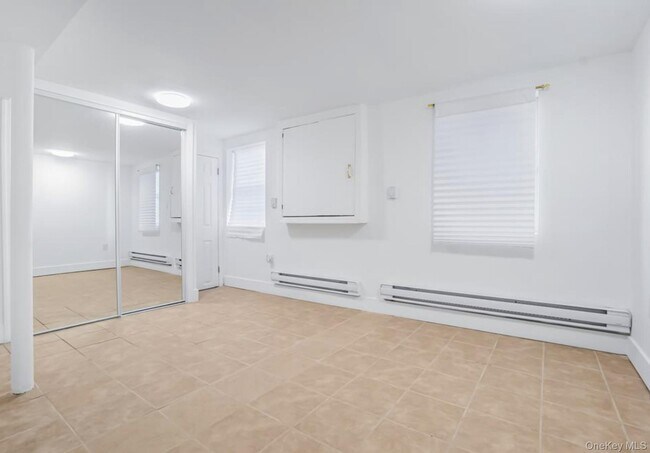 Building Photo - 6-18 Beach 67th St