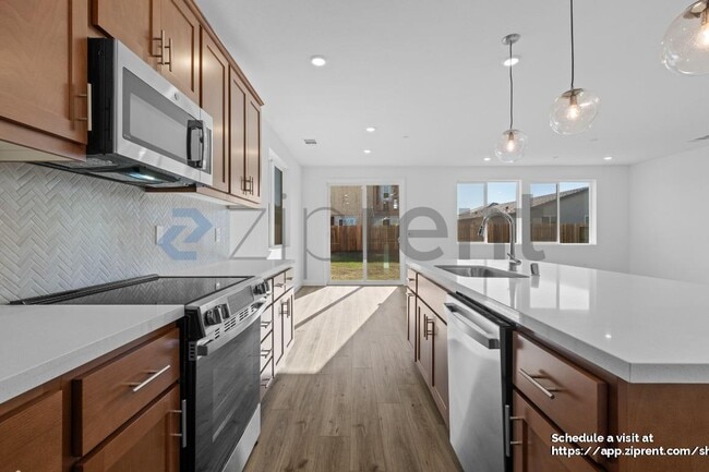 Building Photo - 1710 Halo Ave