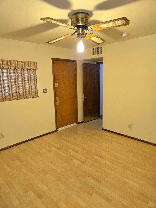 Building Photo - Single Story 3 Bedroom, 2 Bath in Phoenix