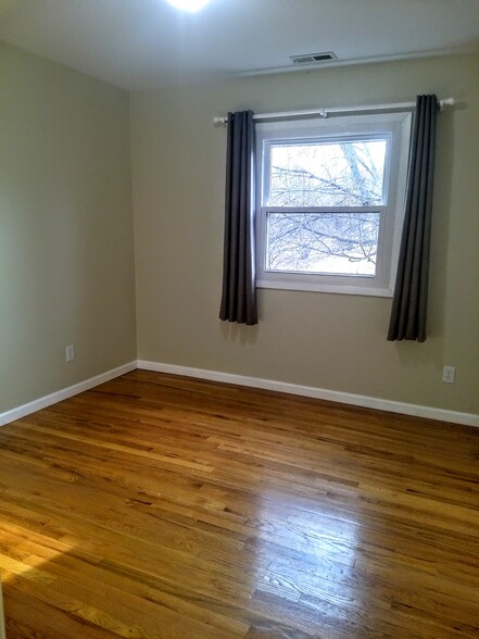 Second bedroom - 16351 Petro Dr