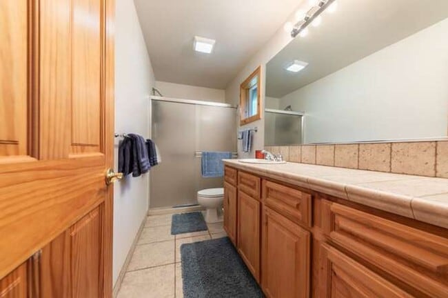 Building Photo - 11400 Thelin Dr