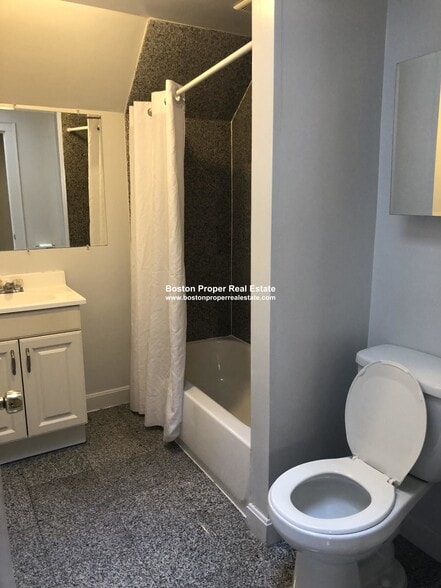 Building Photo - 48 Hereford St