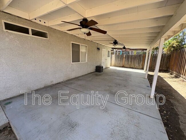 Building Photo - 744 W Buena Vista Ave