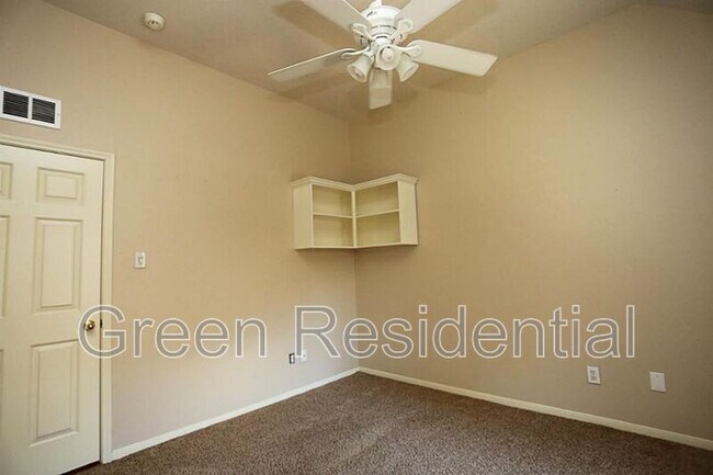 Building Photo - 1718 Calmar Dr