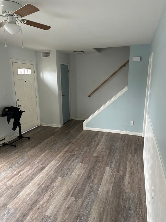 Building Photo - 108 S 22nd St