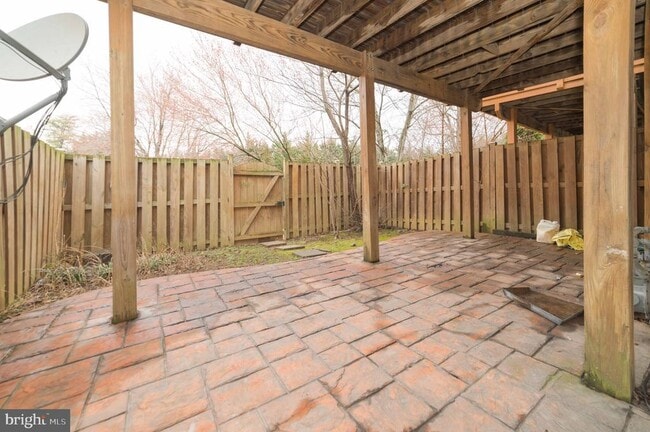 Building Photo - 8016 Merry Oaks Ln