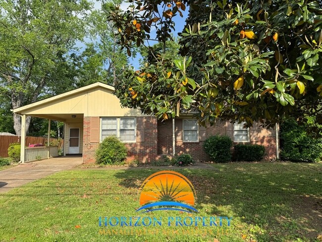 Primary Photo - 2622 Brookline Dr NW