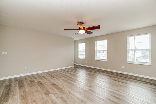 Building Photo - 6334 Oak Trail Dr