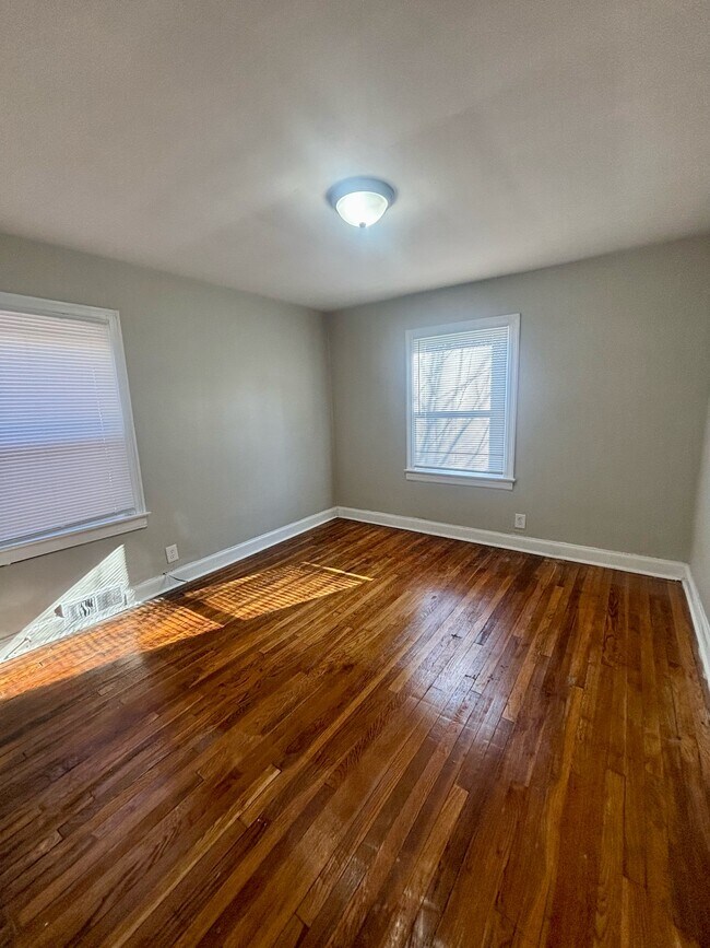 Building Photo - 328 Cecil Ave